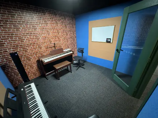 Clyde Piano 2 Studio